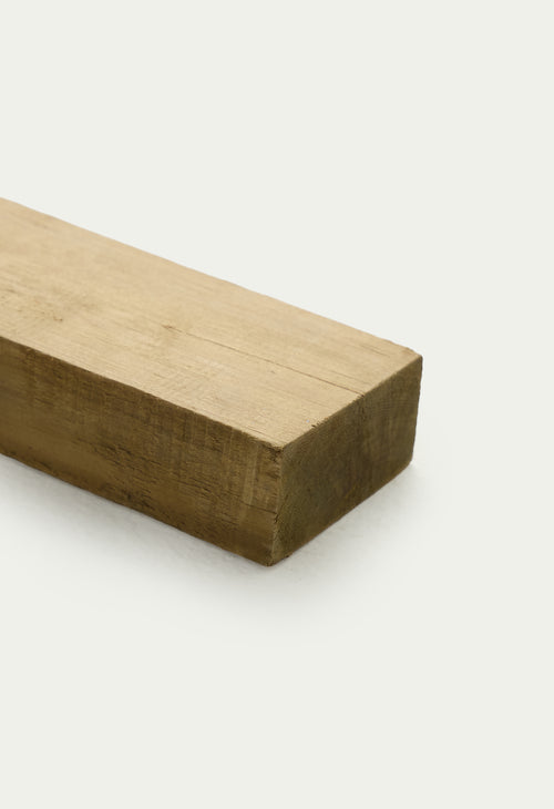 Madera Cuadrada Aserrada Inmunizada en Pino 8x4 cm - Larguero Estructural
