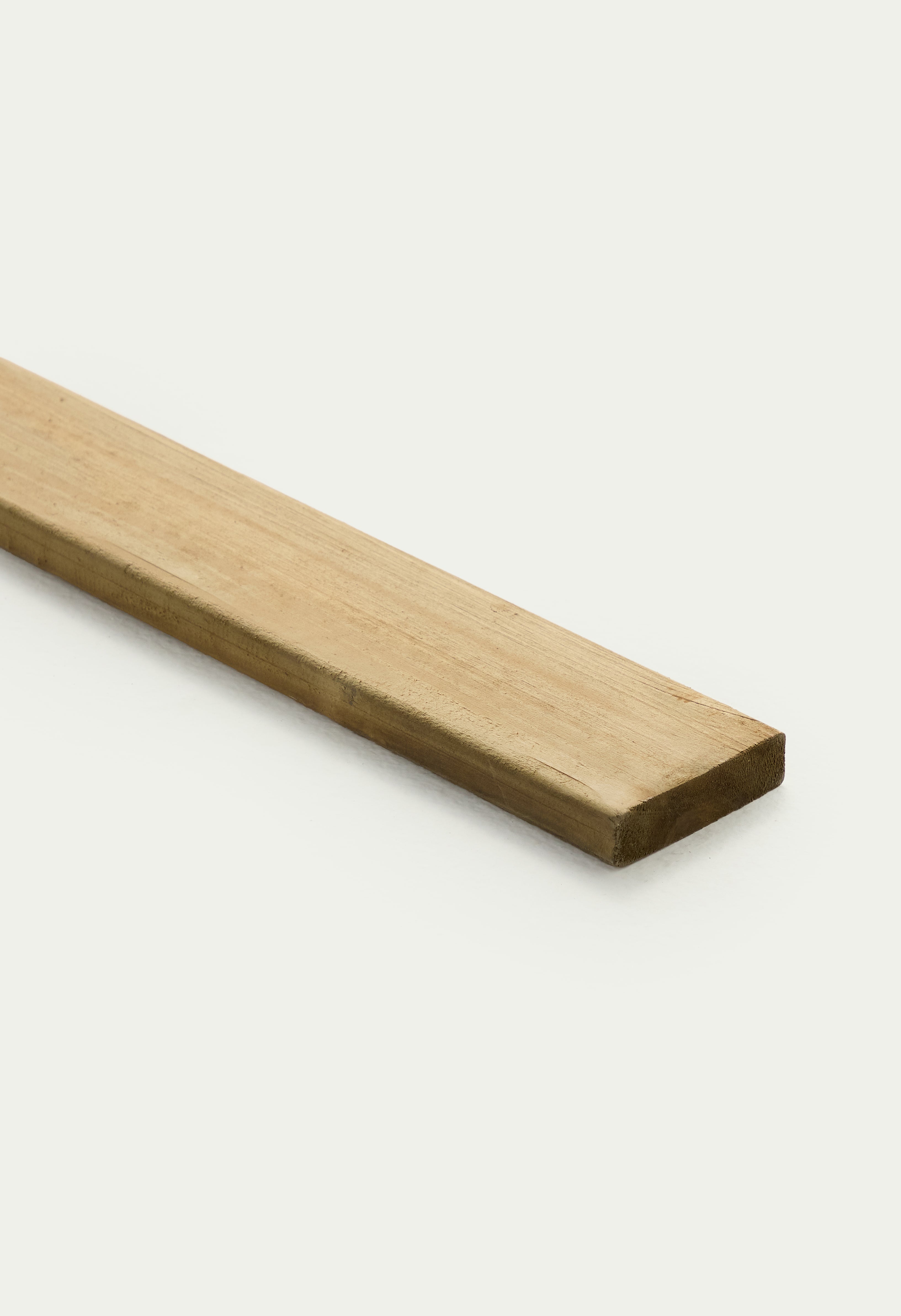 Tabla Aserrada Inmunizada en Pino 8x2 cm - Cerca y Carpintería